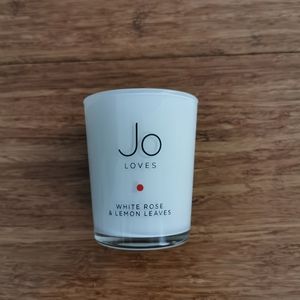 Jo Loves White Roses and Lemon Leaves candle